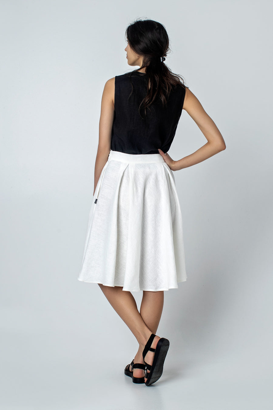 NAYO | Sleeveless linen blouse - Mezzoroni